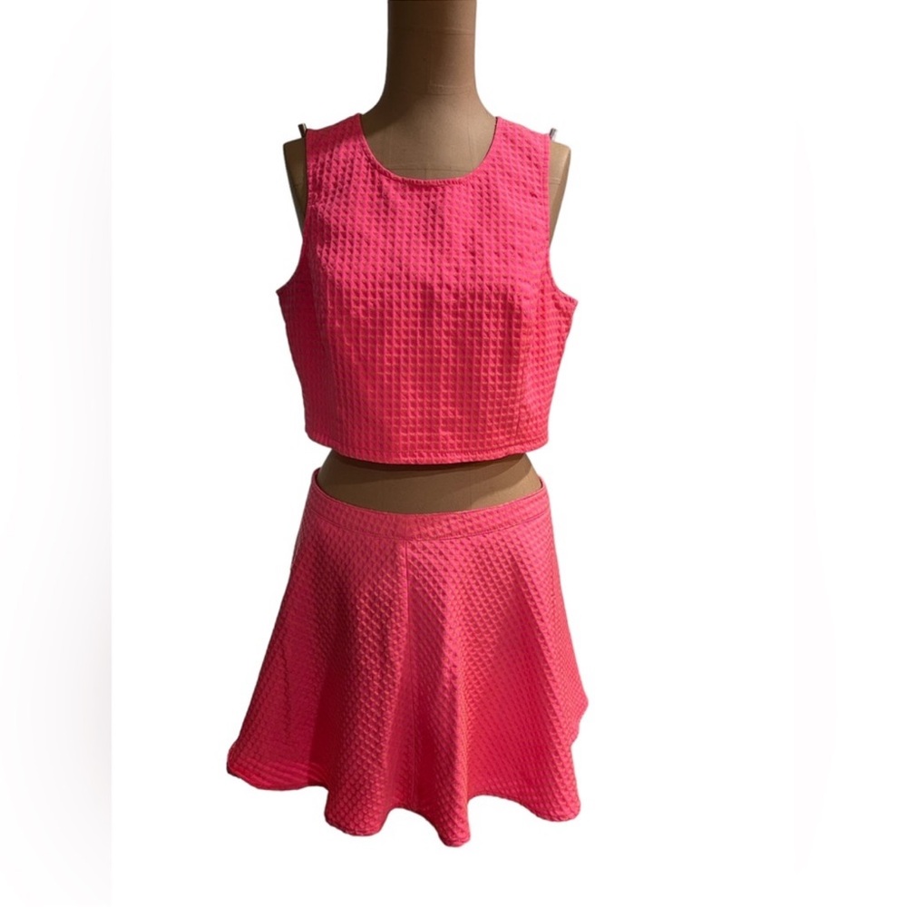 Lamour Nanette Laporte skater skirt with top
Size:Large
Hot pink w/ orange heart